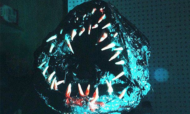 Hi-8 (Horror Independent 8) (Ron Bonk, Donald Farmer, Marcus Koch, Tony Masiello, Tim Ritter, Chris Seaver, Todd Sheets, Brad Sykes)