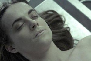 The Corpse of Anna Fritz (Hèctor Hernández Vicens)